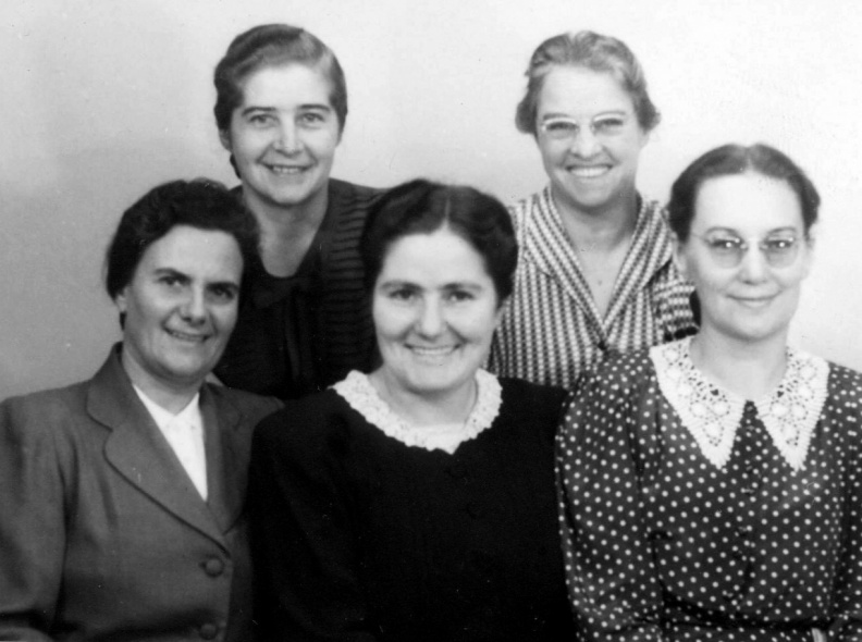 Van Dyk, Martie; Ada Brass; Martha Roy; Martha Vermaak; Marjoria Mostert 