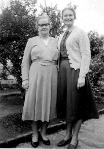 Maree, Gertie & Sophia Potgieter 1967.JPG
