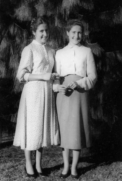 Perlmutter, Jacqueline & Averil 1.JPG