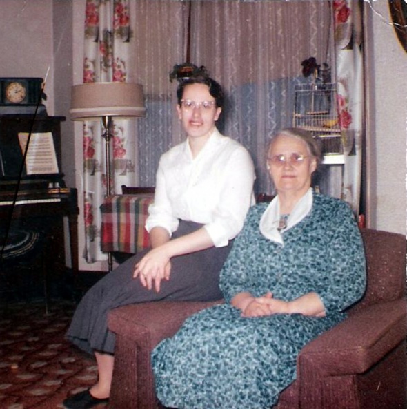 Sister Workers Hazel Krack & Hazel Hughes, niece and aunt.
Hazel Hughes died in 1975.
Krack, Hazel & Hazel Hughes.jpg