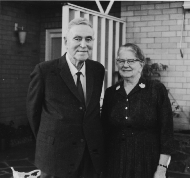 Frank & Hilda Quick (nee Vogt), 1970.
Both were from Australia and married April 16, 1925.
Frank was in the work in Victoria in 1917,
left the work in mid-20s and later married Hilda.
Preached in Australia and New Zealand.
They entered the South Australian work as a pair in 1937 and preached in NZ until 1973.
They had no children.
Frank died in 1975 and Hilda died in 1977.
Quick, Frank & Hilda Big copy Big.jpg
