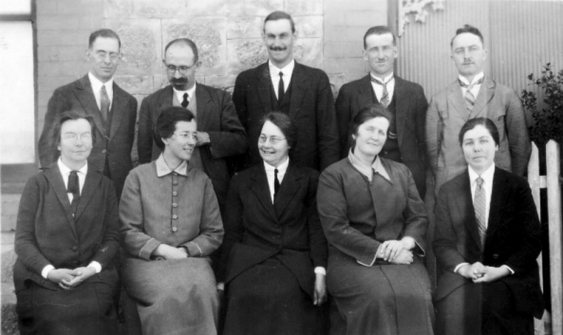 about 1927
Victoria, Australia
Alec Mitchell (standing extreme right) and Jack Trigg (second from right).
Alec Mitchell and Jack Trigg were the first workesr
to go to Sri Lanka (then known as Ceylon) in 1927.
Sri Lanka pioneers Big.jpg