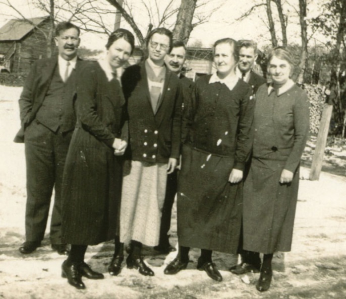Group Picture showing 2 Jardine Brothers.
The three Jardine brothers were long-time overseers in the North Central states.
Walter served in N. Dakota, Jim in Minnesota and Nicol in Wisconsin.
That area became widely known as “Jardine territory”. Jardines & Group x4.jpg