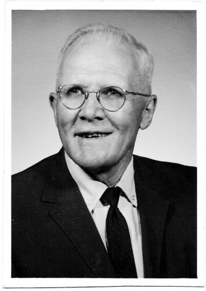 E. William (Willie) Webb (1887-1966) from England.
He was overseer of Kentucky and Alabama/Mississippi at various times.
Webb, Willie x4.jpg