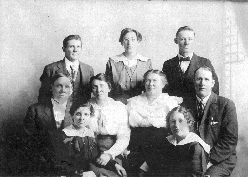 E. William (Willie) Webb (1877-1966)
Willie is standing on far left.
Webb, Willie Family.jpg