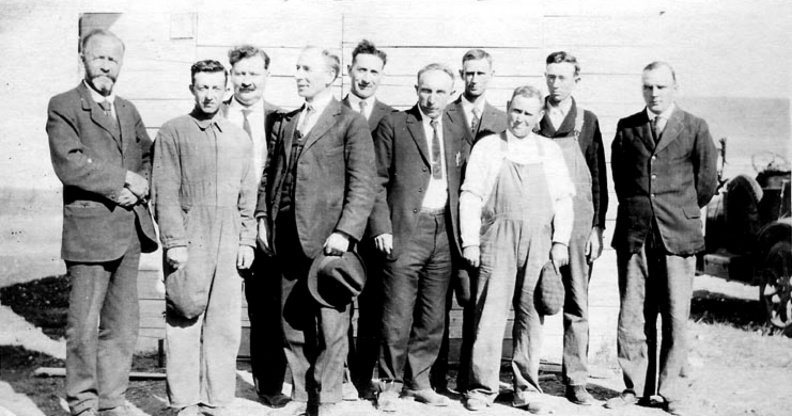 1921
Workers names are not necessarily in order:
Edward Cooney (Far Left), Nichol Jardine, William Wilkie,
Frank Wilkie, George Bayles, Sam Charlton, Leon Devonshire
Cooney, Ed 1921 x4.jpg